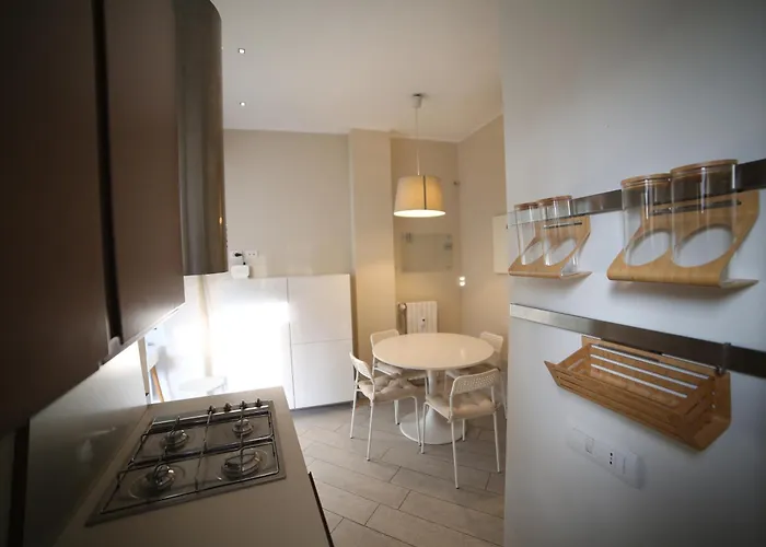 Luminoso In Moscova Con Terrazzo 아파트